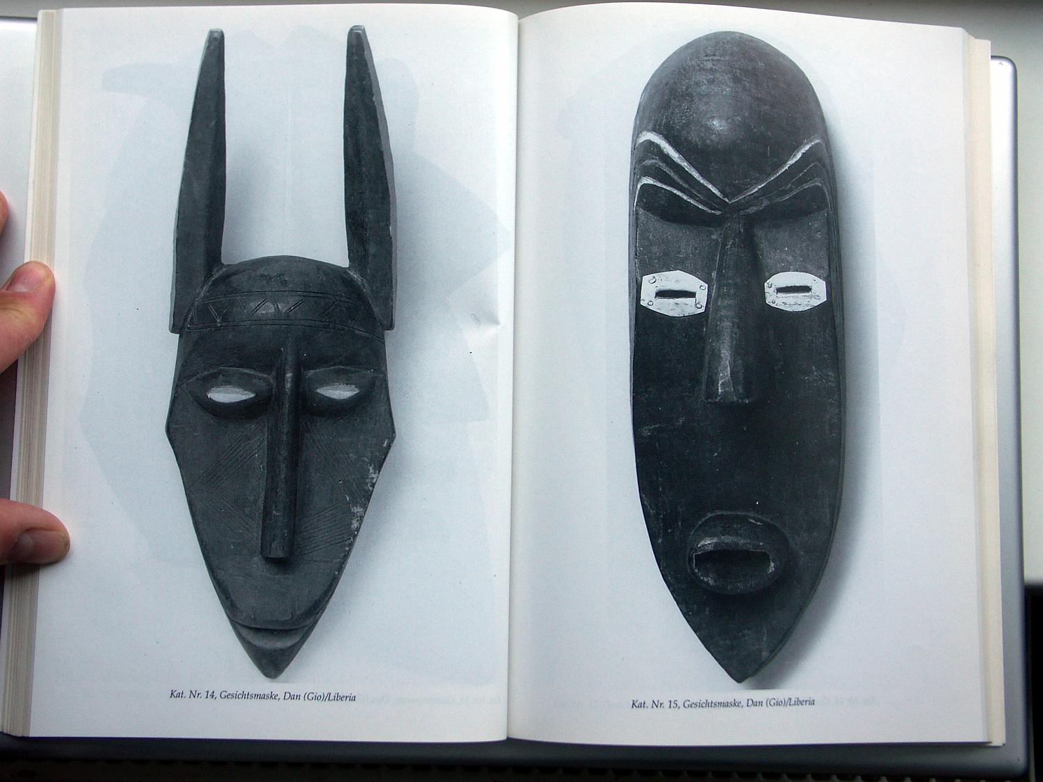 zz-akgö94,s.054 dan liberiaholz-maske